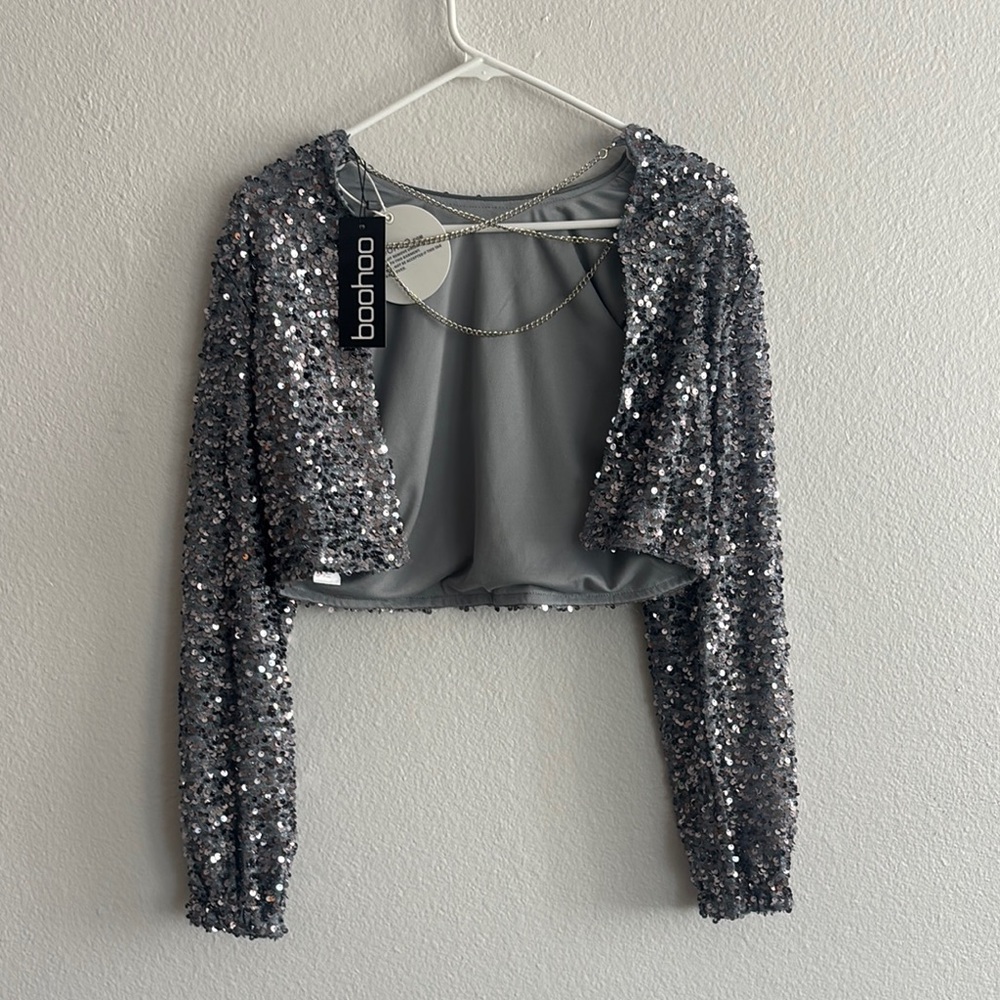 NWT Boohoo Backless Silver Sequin Long Sleeve Crop Top